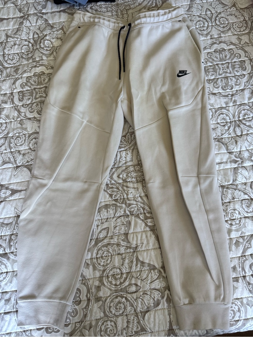 Nike tech fleece pants